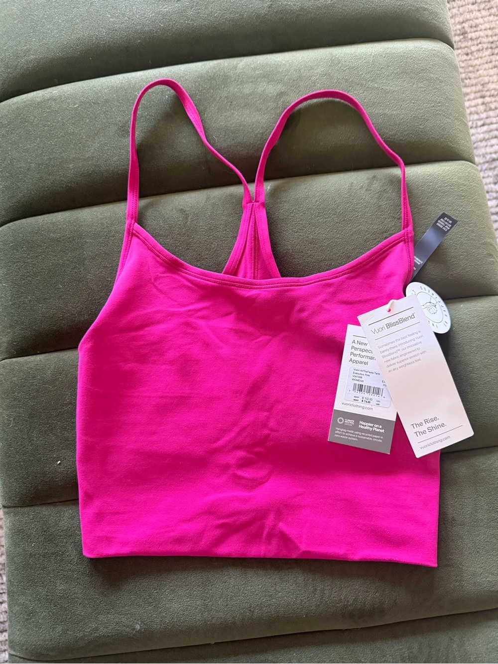 NWT Vuori all the feels Crop Tank in Executive pink